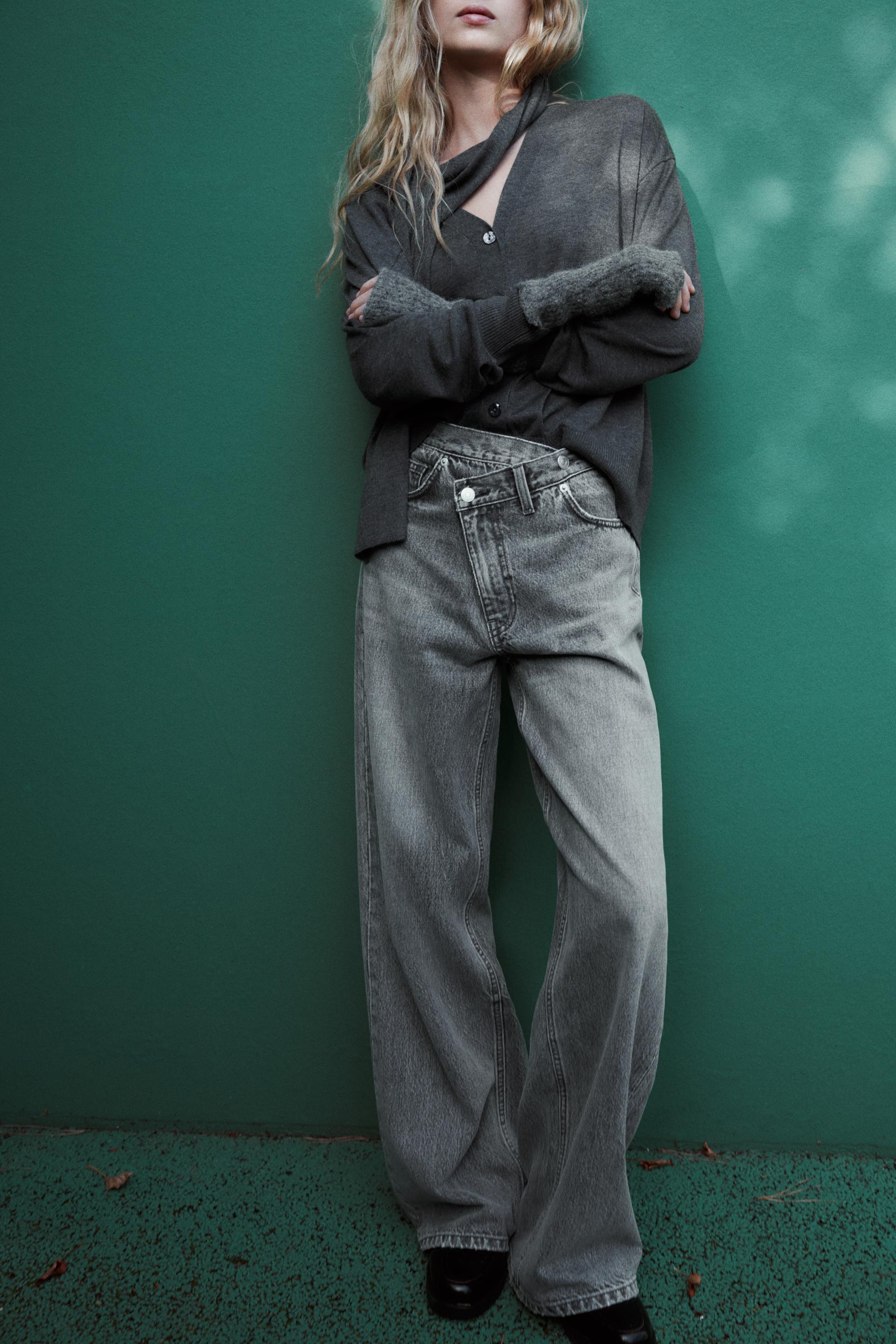 Mid-Waist Crossover Baggy Jeans