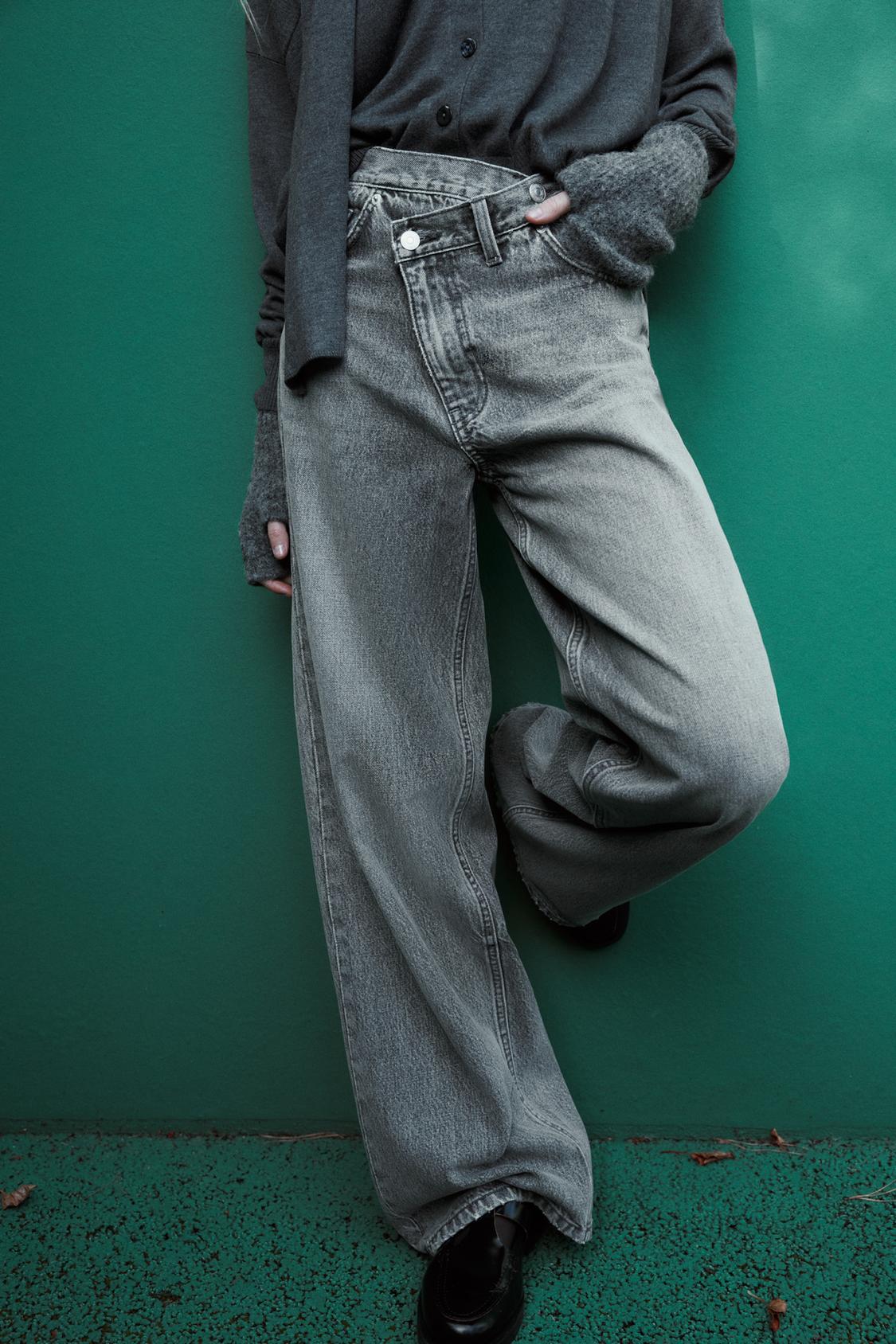 Mid-Waist Crossover Baggy Jeans