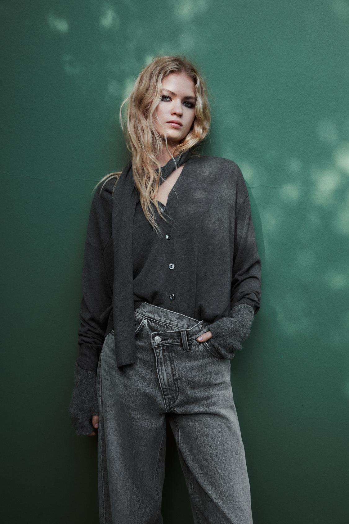 Mid-Waist Crossover Baggy Jeans