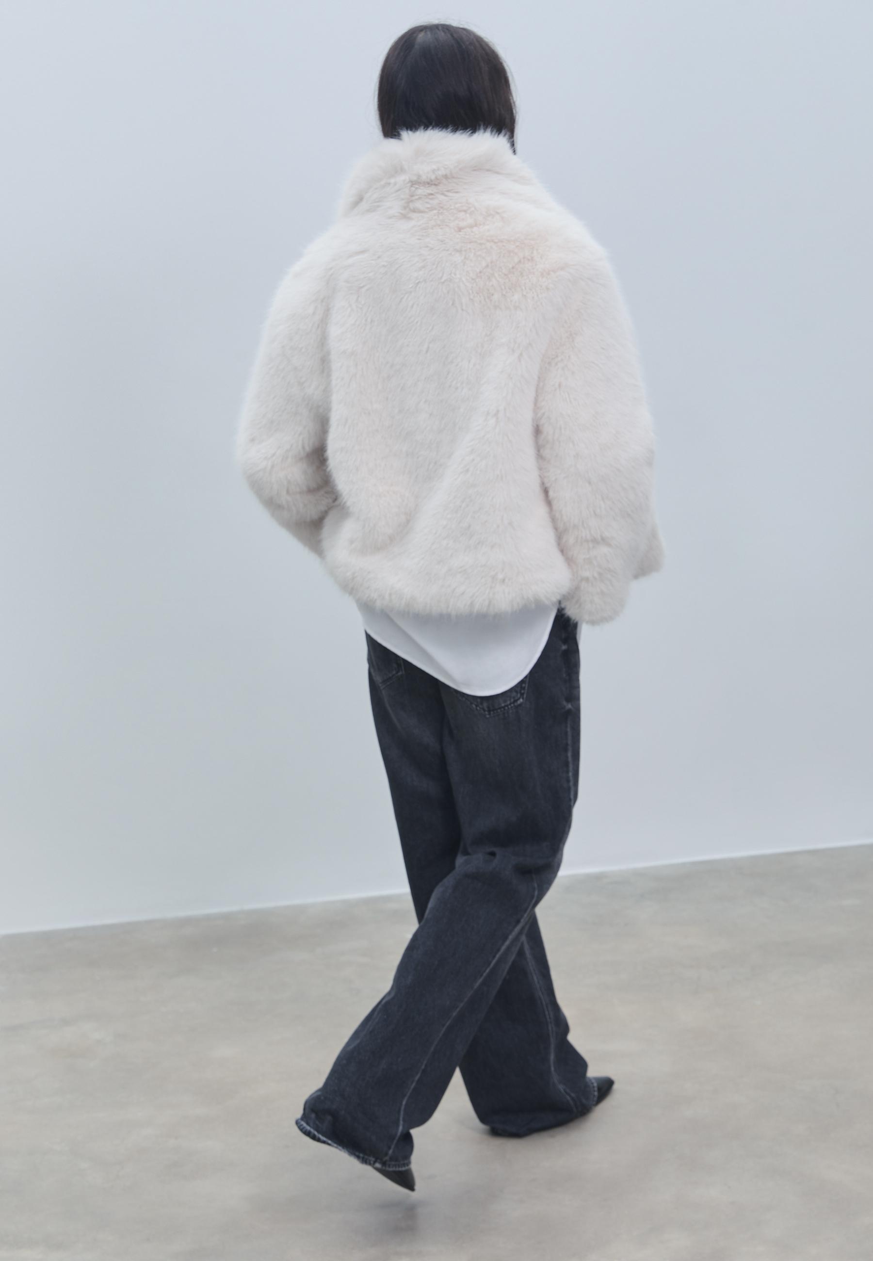 Short faux fur jacket