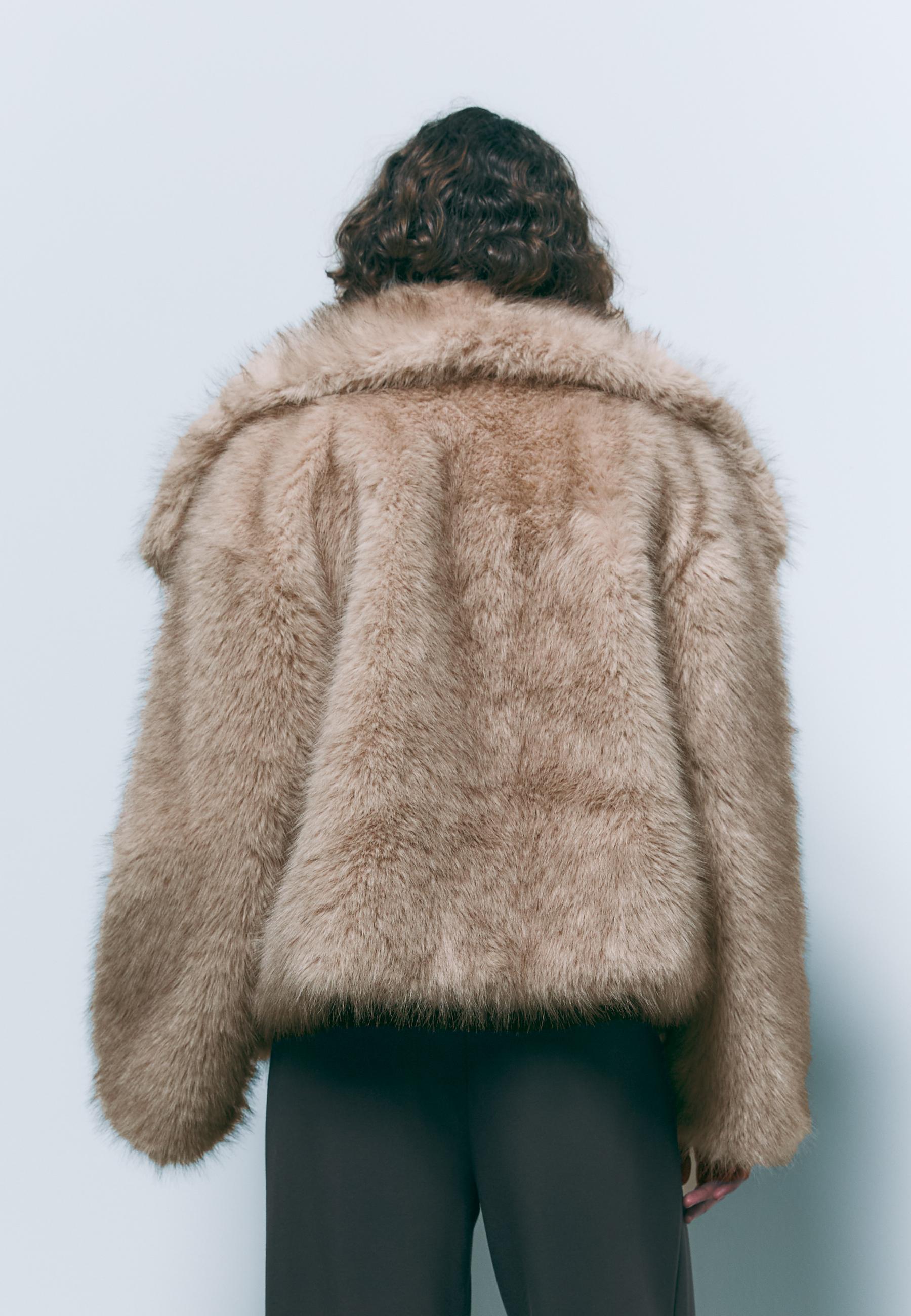 Short faux fur jacket