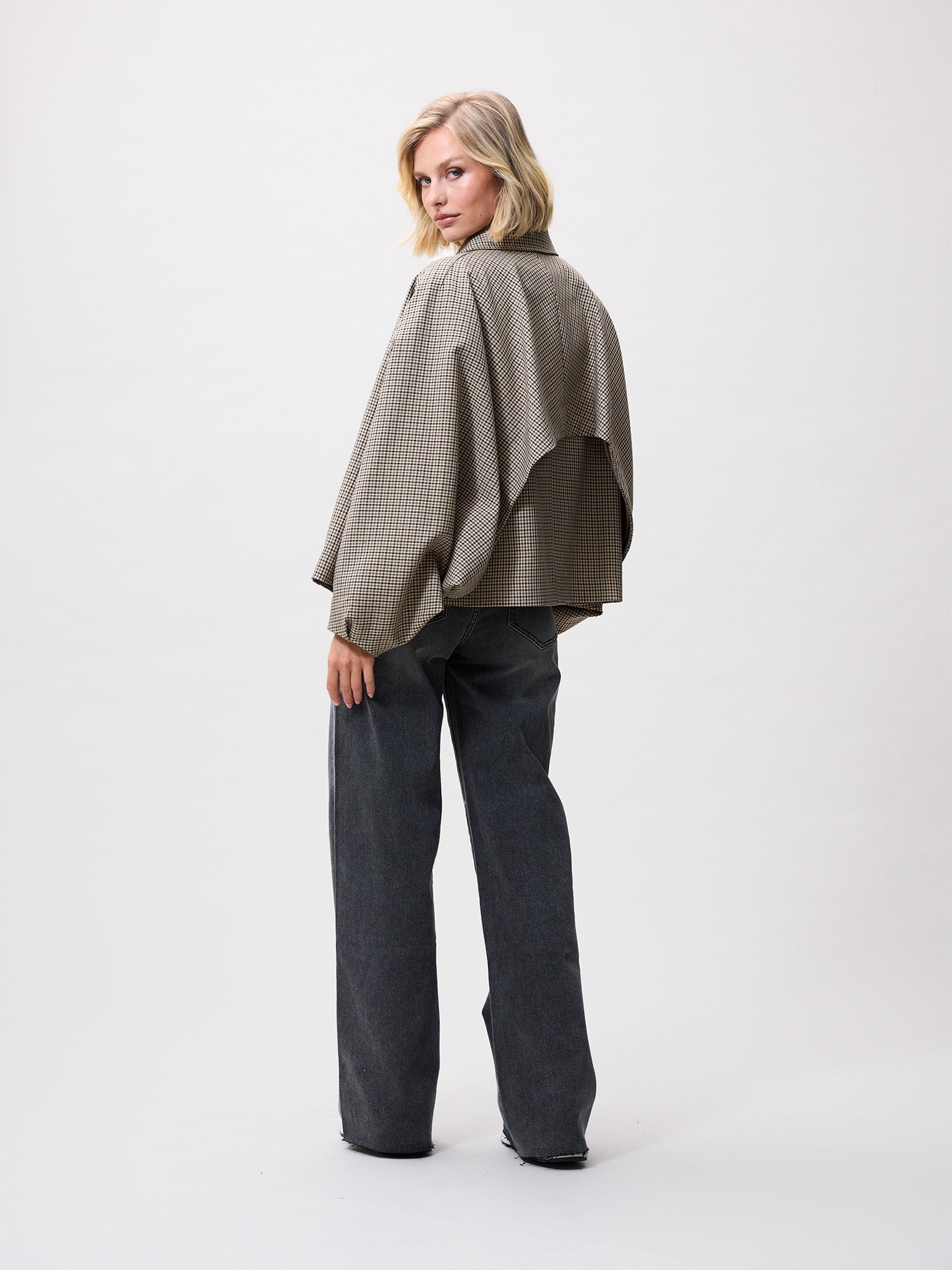 Check cape jacket