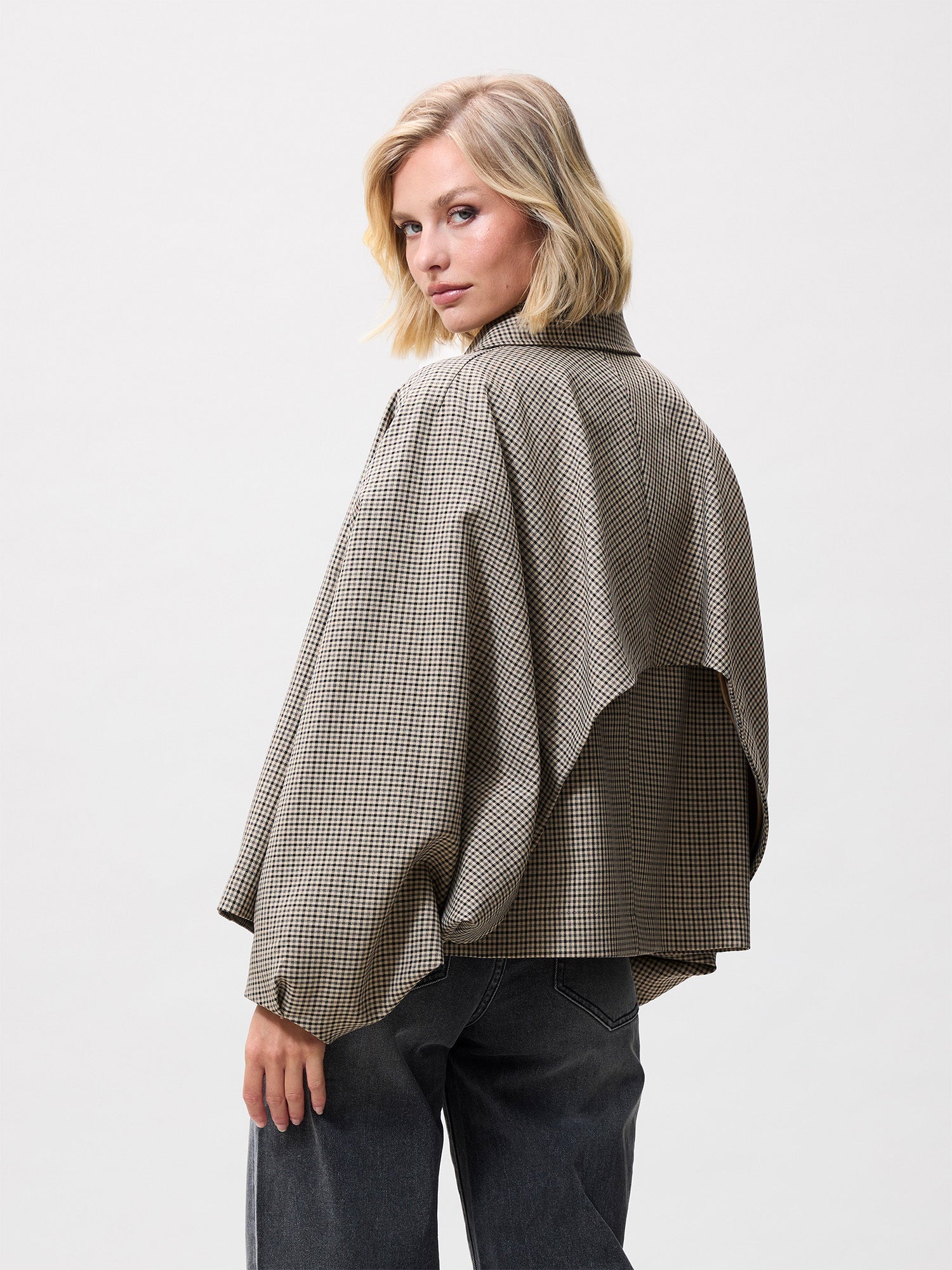 Check cape jacket