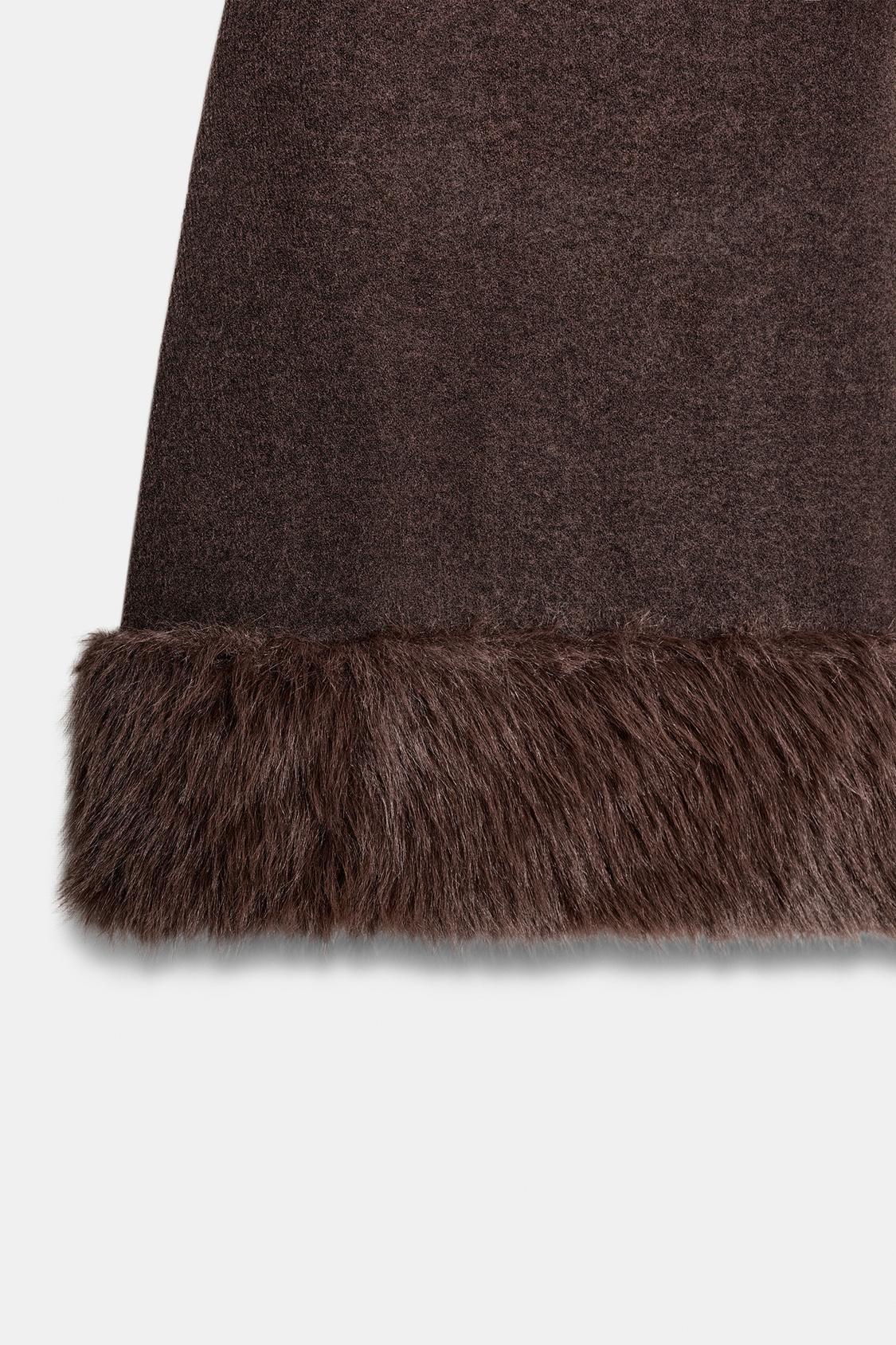 Combined knit dress with faux fur look