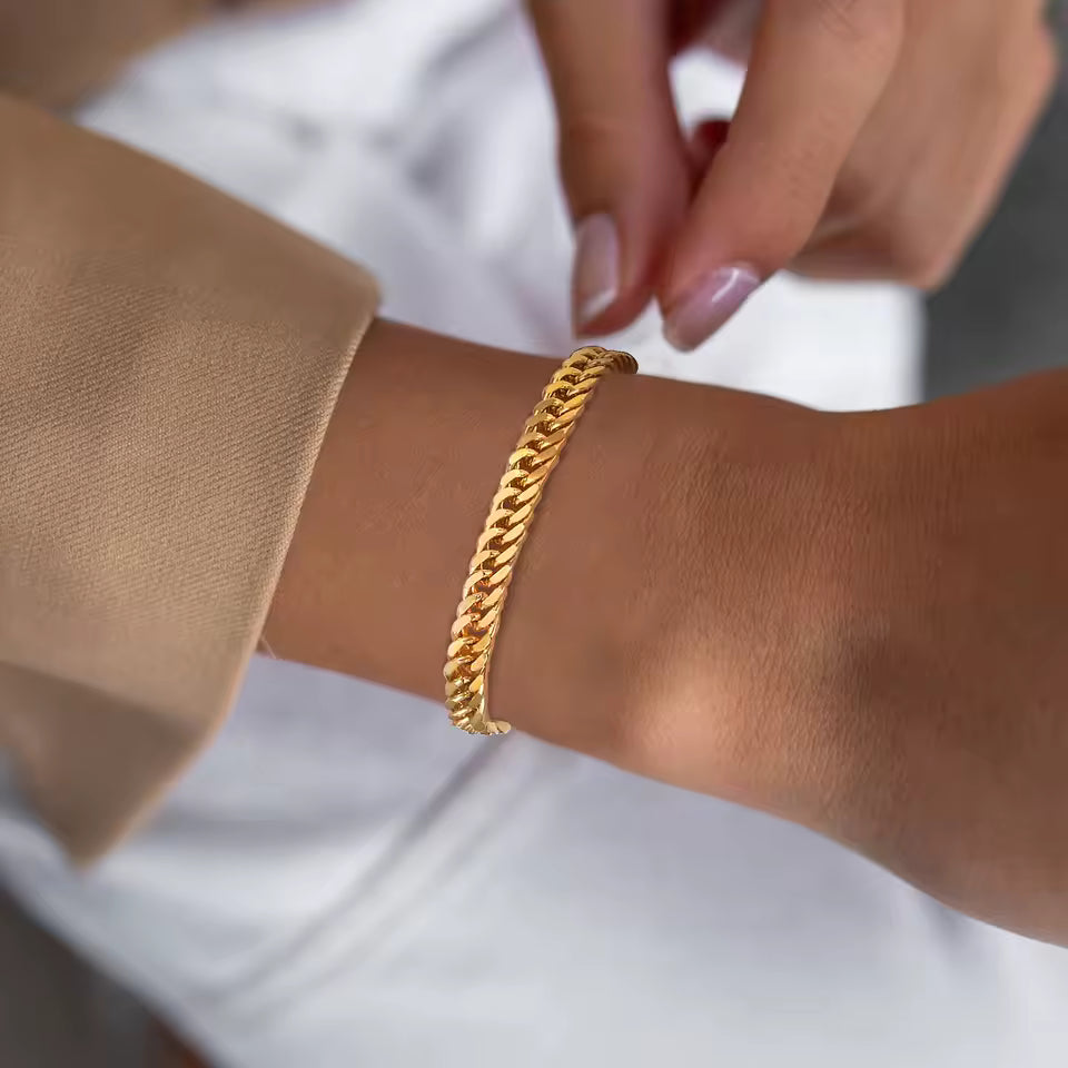 🎁 Aurelia By Sheboo Golden Bracelet (FREE)